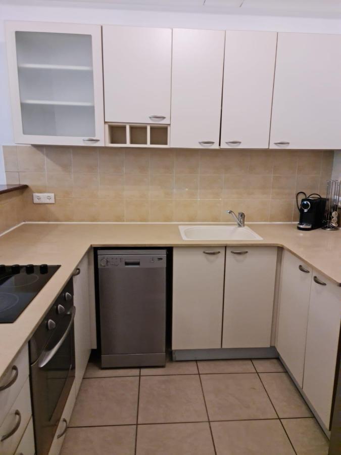Apartment In Heart Of القدس المظهر الخارجي الصورة